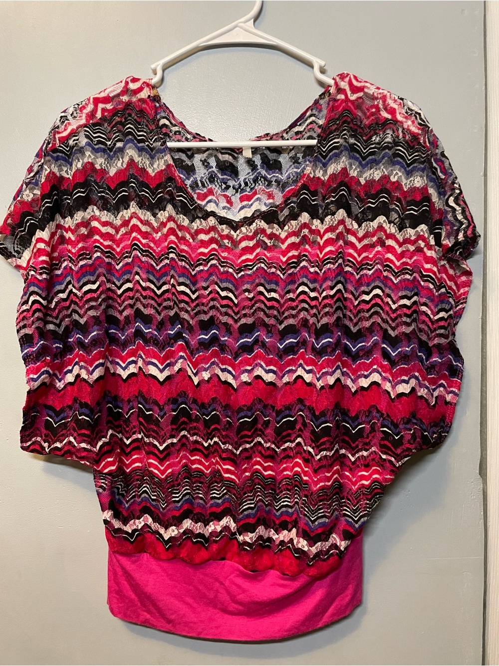 Women's Short Sleeve Chevron Blouse in Pink. Size S - #03